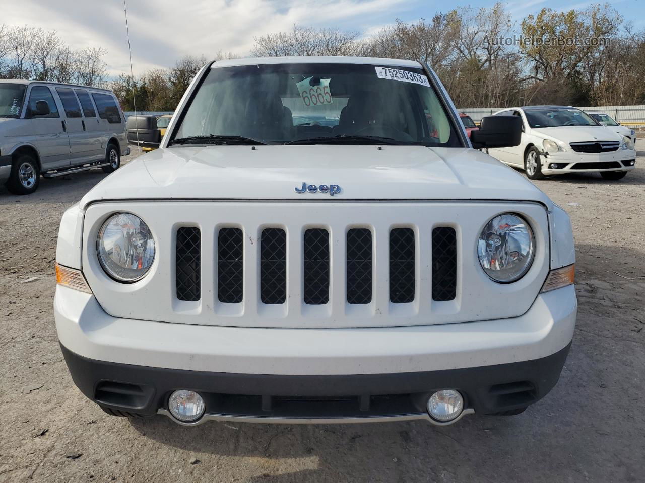 2016 Jeep Patriot Latitude White vin: 1C4NJRFB5GD586407