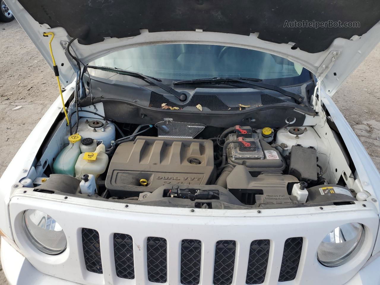 2016 Jeep Patriot Latitude Белый vin: 1C4NJRFB5GD586407