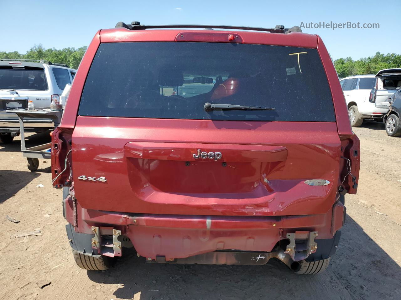 2014 Jeep Patriot Latitude Red vin: 1C4NJRFB6ED713193