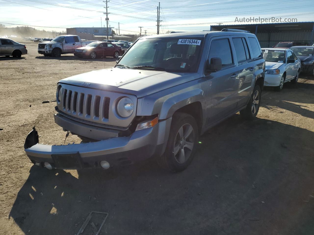 2016 Jeep Patriot Latitude Серебряный vin: 1C4NJRFB6GD651295