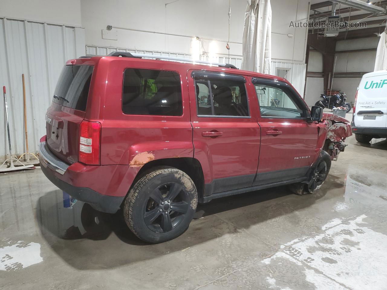 2012 Jeep Patriot Latitude Red vin: 1C4NJRFB8CD689590