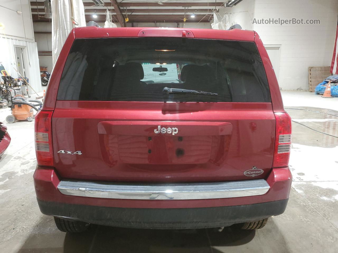 2012 Jeep Patriot Latitude Red vin: 1C4NJRFB8CD689590