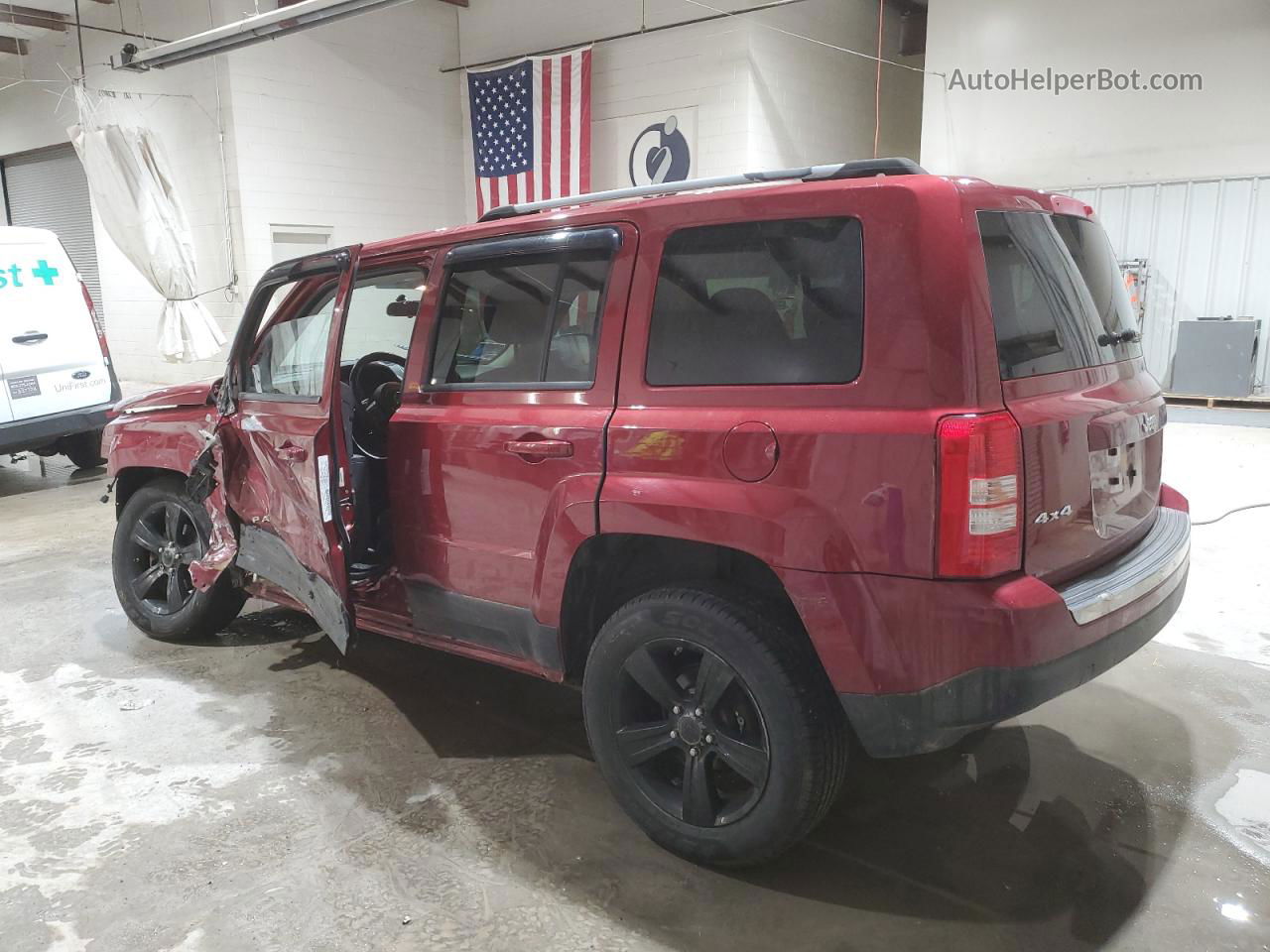 2012 Jeep Patriot Latitude Red vin: 1C4NJRFB8CD689590