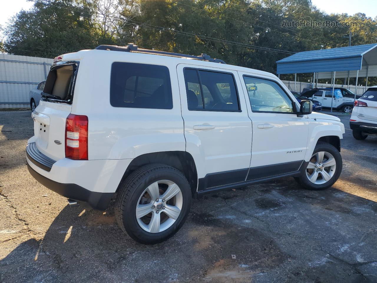 2016 Jeep Patriot Latitude White vin: 1C4NJRFB8GD664209