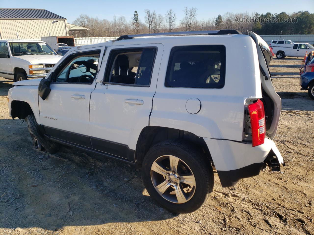 2016 Jeep Patriot Latitude White vin: 1C4NJRFB8GD807613