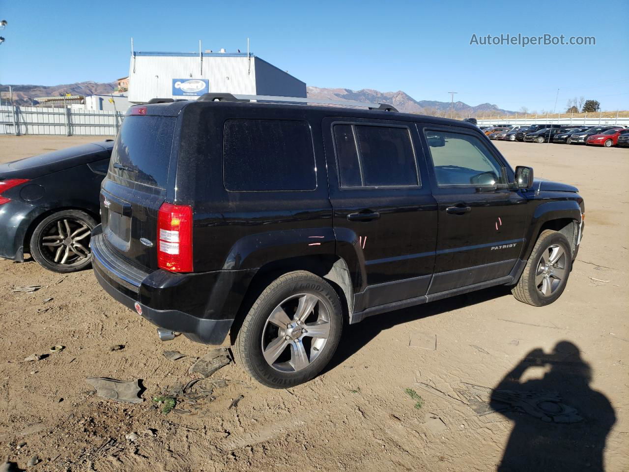 2016 Jeep Patriot Latitude Черный vin: 1C4NJRFB9GD809001