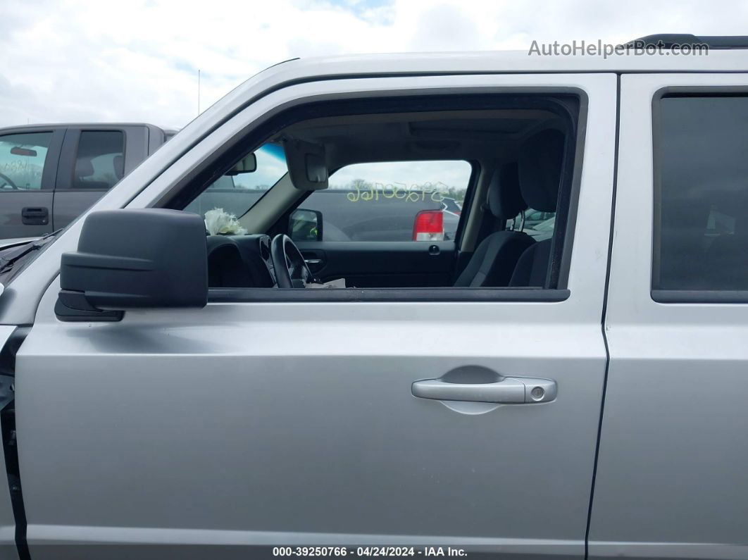 2014 Jeep Patriot Latitude Silver vin: 1C4NJRFBXED617230