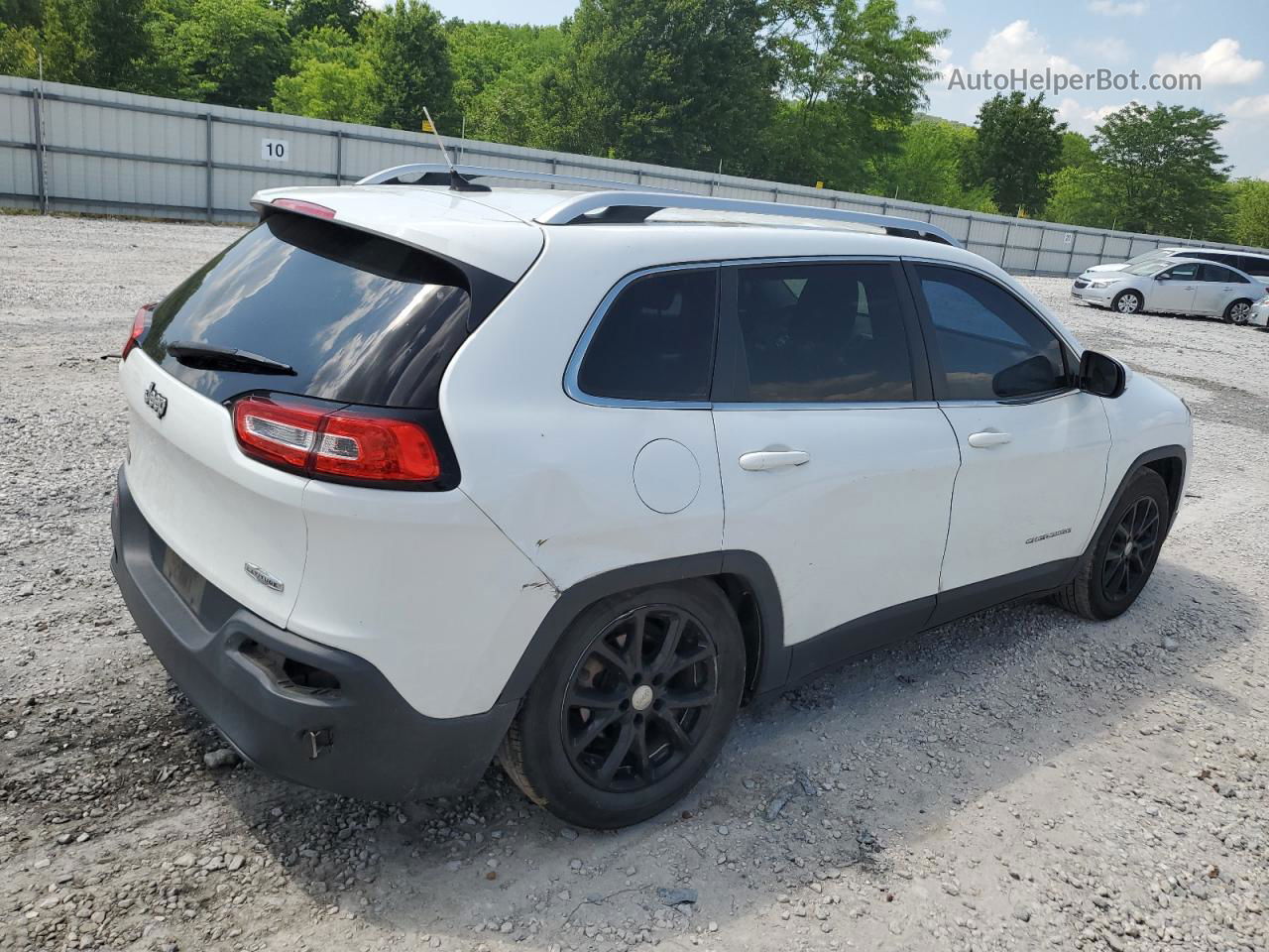 2014 Jeep Cherokee Latitude White vin: 1C4PJLCB0EW155419