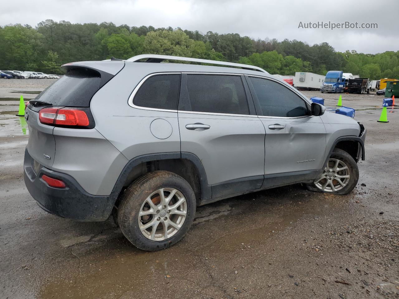 2014 Jeep Cherokee Latitude Silver vin: 1C4PJLCB0EW182782