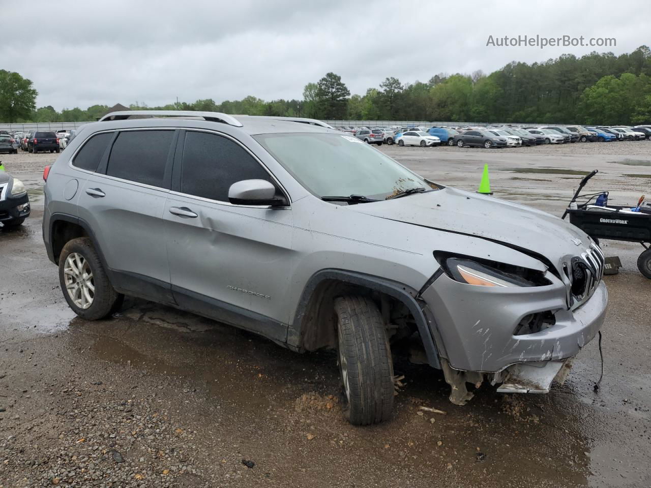 2014 Jeep Cherokee Latitude Silver vin: 1C4PJLCB0EW182782