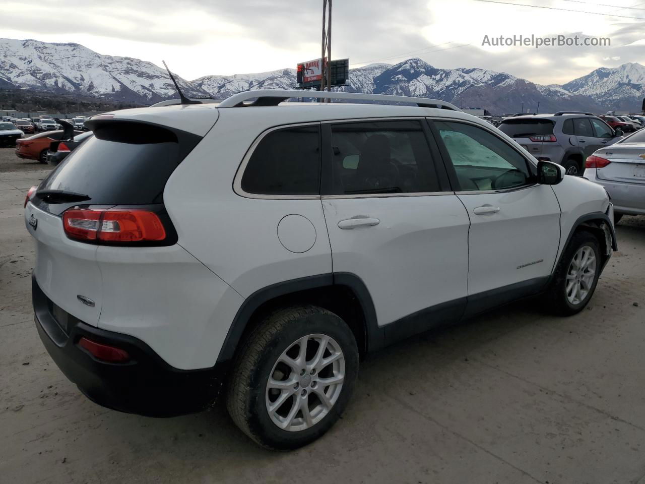 2014 Jeep Cherokee Latitude White vin: 1C4PJLCB0EW323995