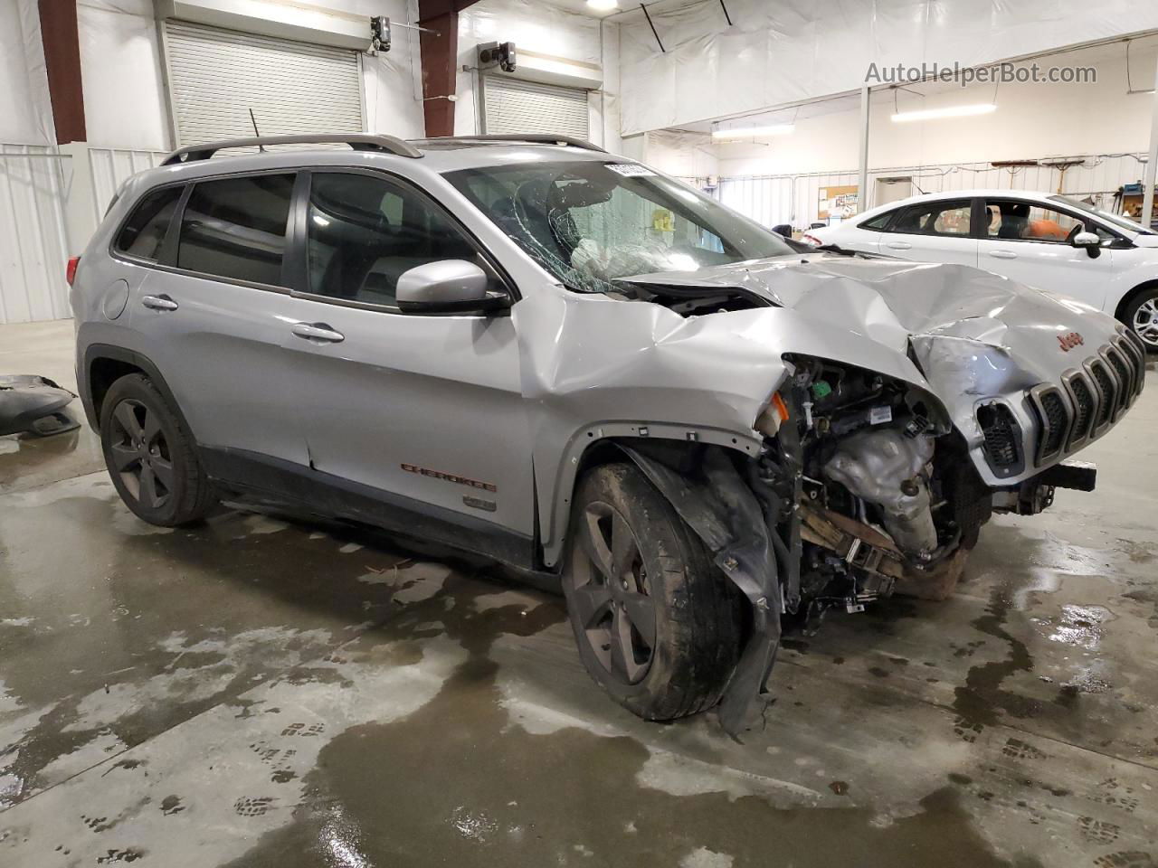 2016 Jeep Cherokee Latitude Gray vin: 1C4PJLCB0GW247441