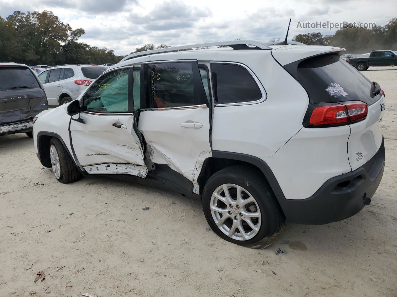 2016 Jeep Cherokee Latitude Белый vin: 1C4PJLCB0GW288071