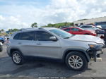 2019 Jeep Cherokee Latitude Fwd Silver vin: 1C4PJLCB0KD134366