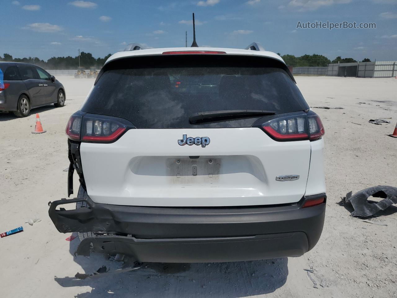 2019 Jeep Cherokee Latitude White vin: 1C4PJLCB1KD264995