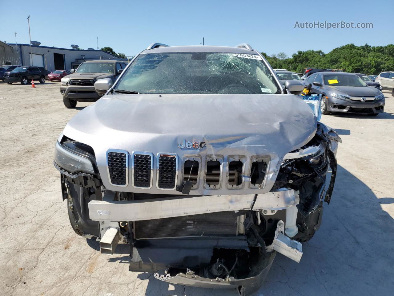 2019 Jeep Cherokee Latitude Серебряный vin: 1C4PJLCB1KD327237