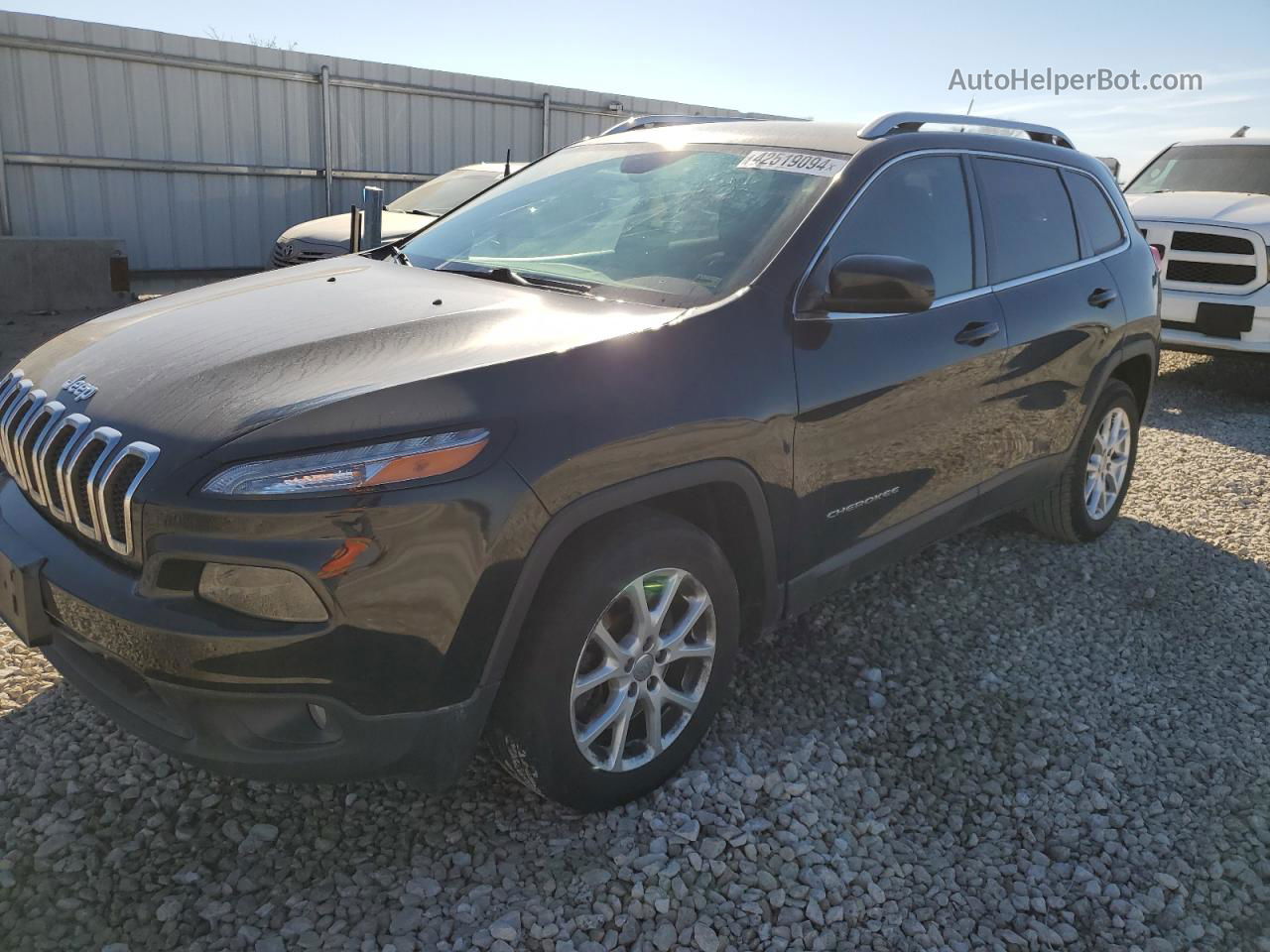 2014 Jeep Cherokee Latitude Black vin: 1C4PJLCB2EW131705