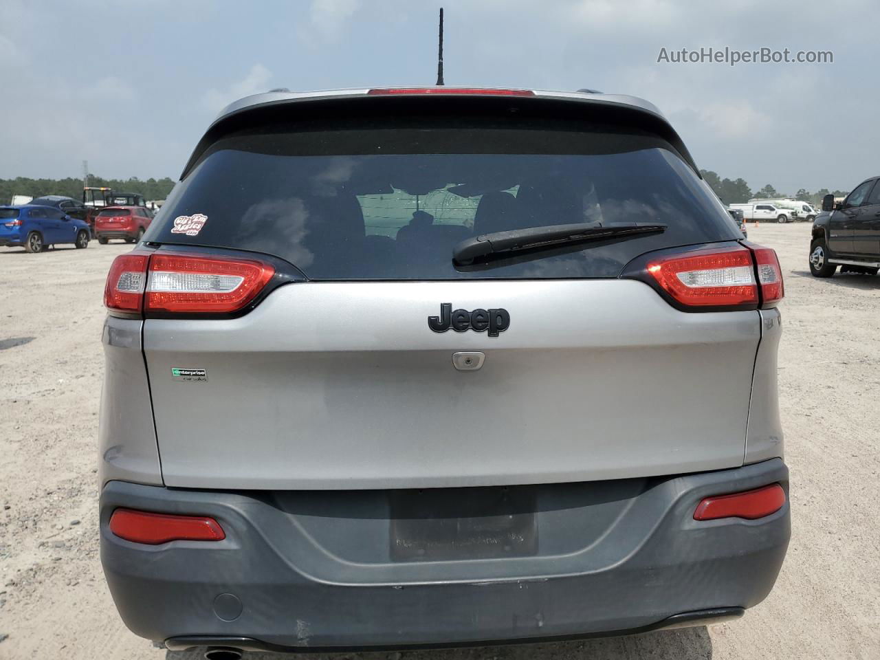 2015 Jeep Cherokee Latitude Silver vin: 1C4PJLCB2FW722859