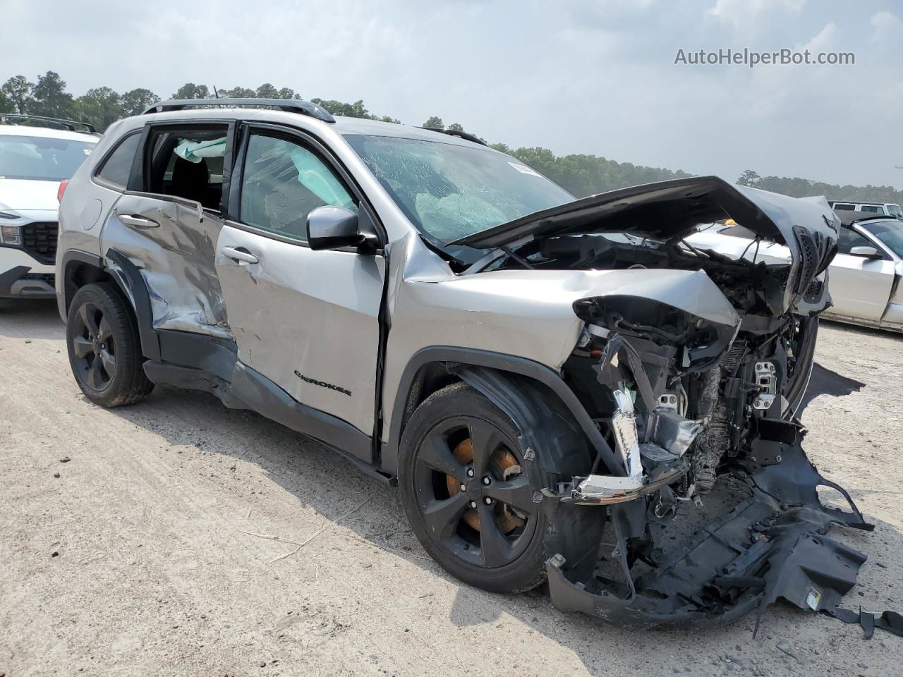 2015 Jeep Cherokee Latitude Silver vin: 1C4PJLCB2FW722859