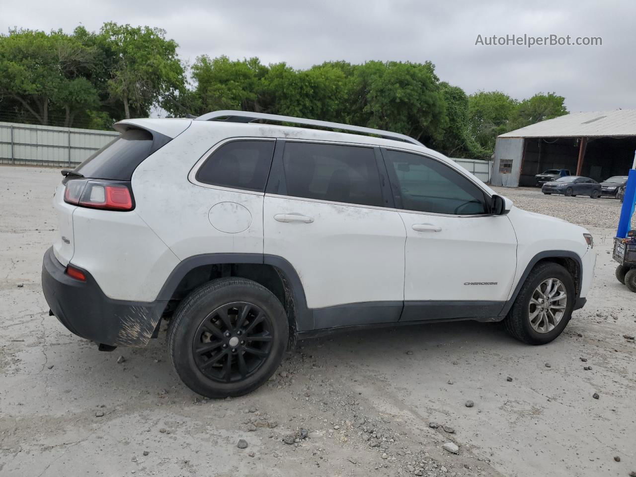 2019 Jeep Cherokee Latitude White vin: 1C4PJLCB2KD148236