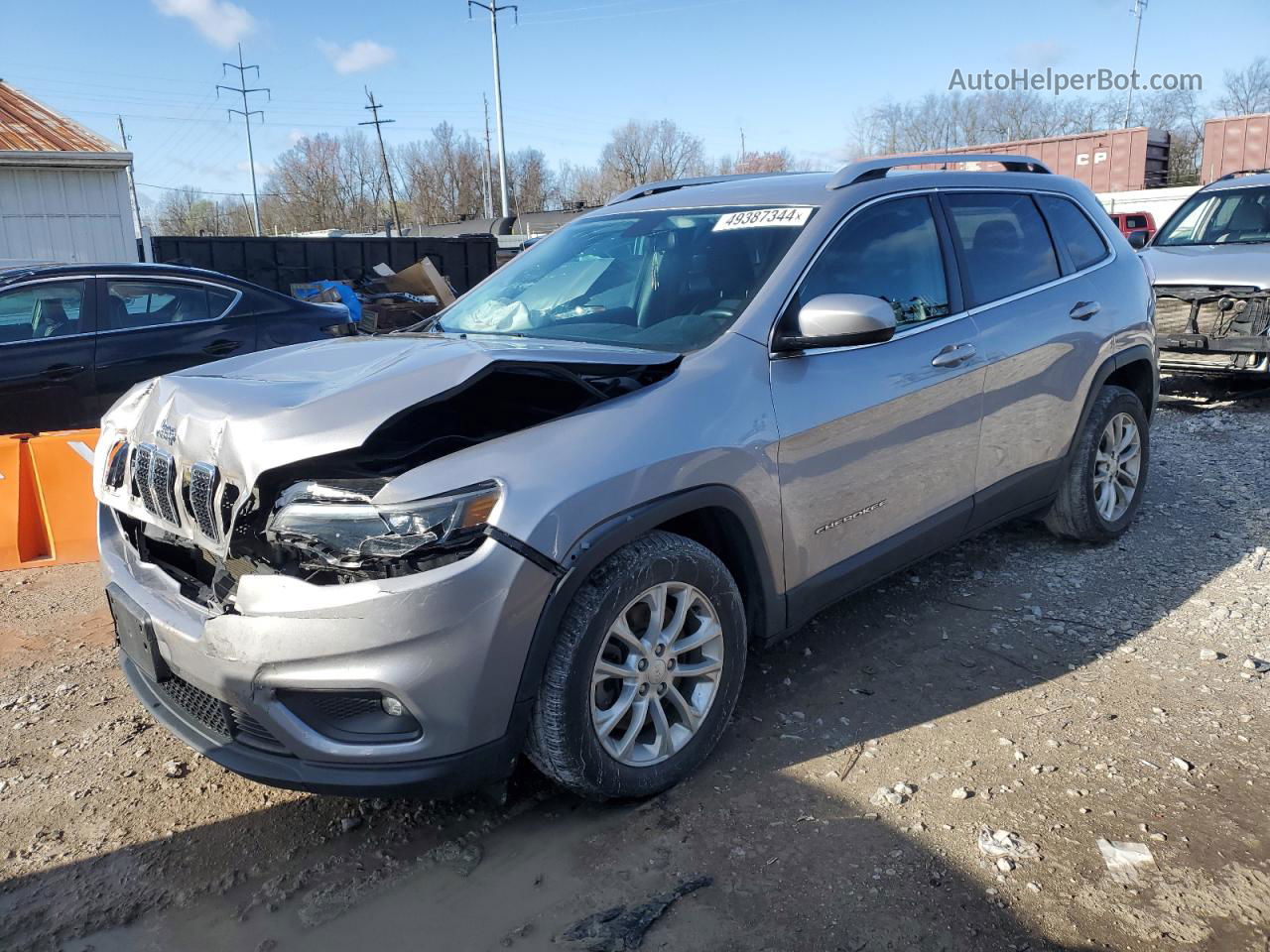 2019 Jeep Cherokee Latitude Silver vin: 1C4PJLCB2KD159947