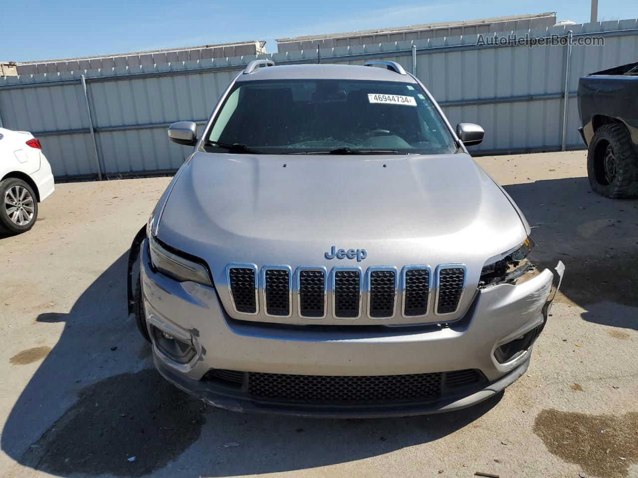 2019 Jeep Cherokee Latitude Серебряный vin: 1C4PJLCB2KD344712