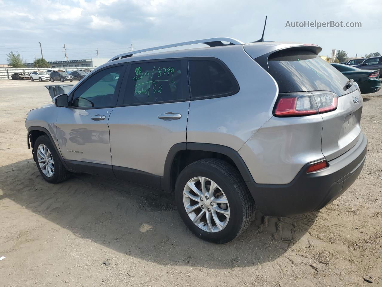 2021 Jeep Cherokee Latitude Серебряный vin: 1C4PJLCB2MD163788