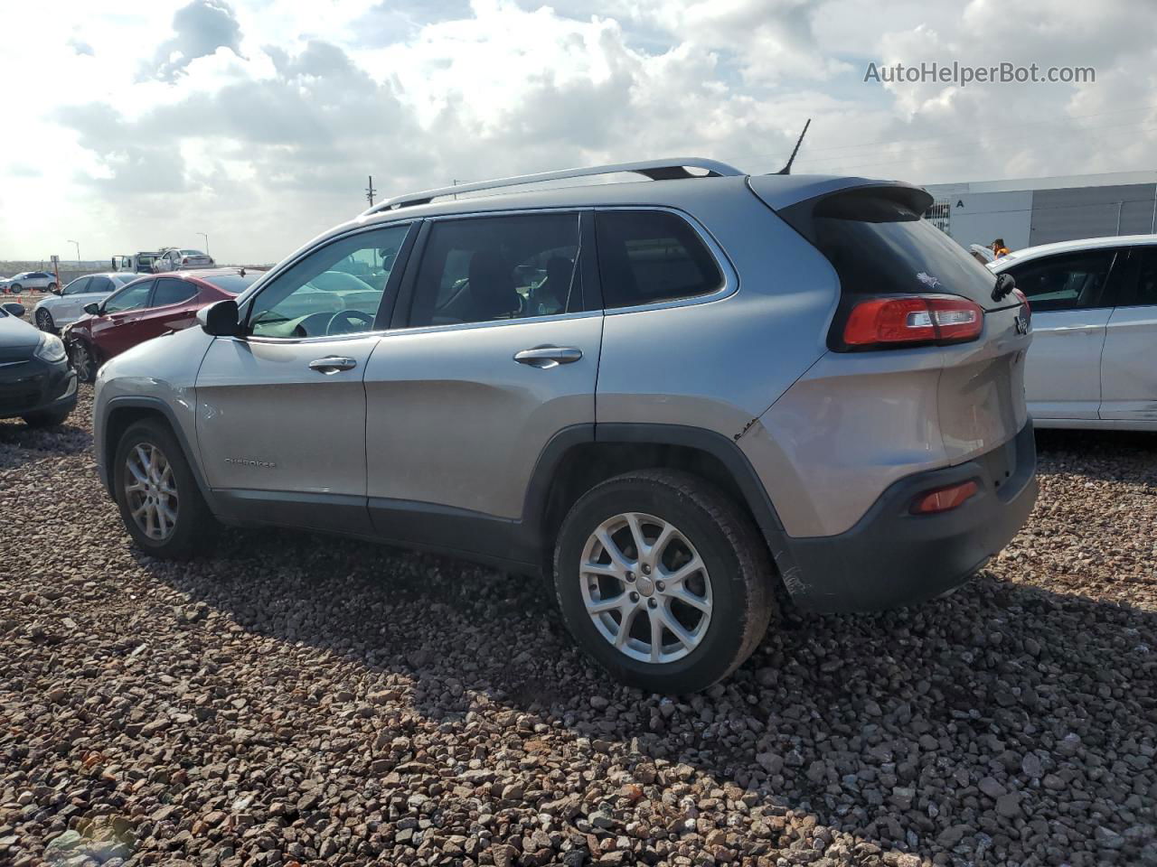 2016 Jeep Cherokee Latitude Silver vin: 1C4PJLCB3GW297072