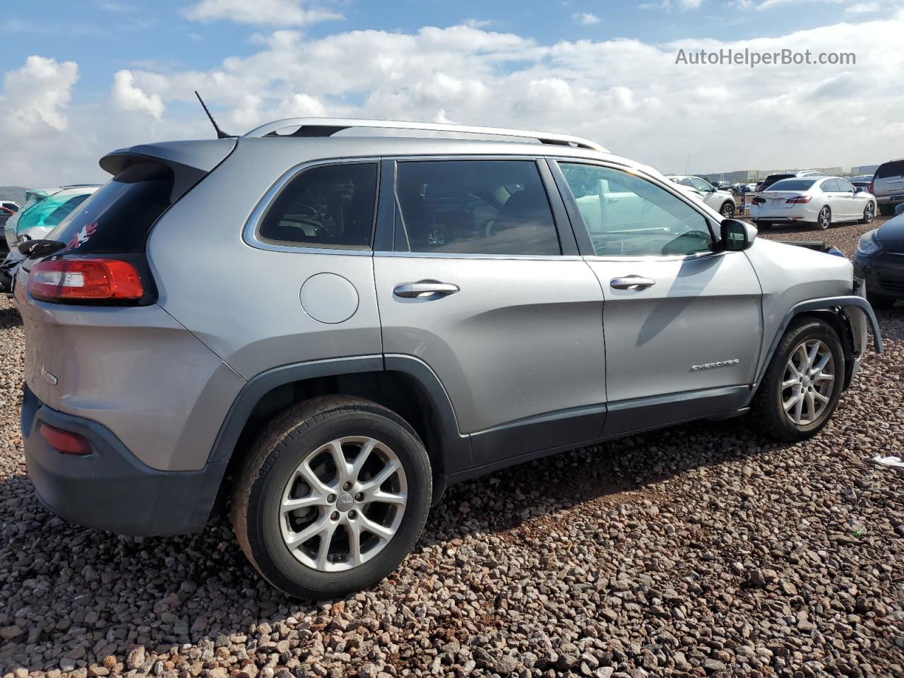 2016 Jeep Cherokee Latitude Silver vin: 1C4PJLCB3GW297072