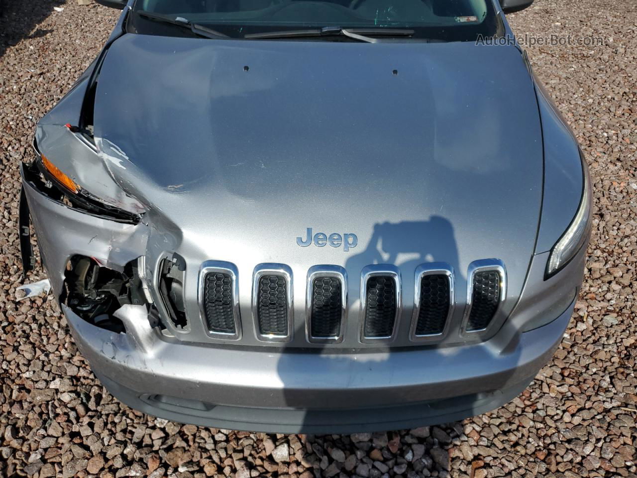 2016 Jeep Cherokee Latitude Silver vin: 1C4PJLCB3GW297072