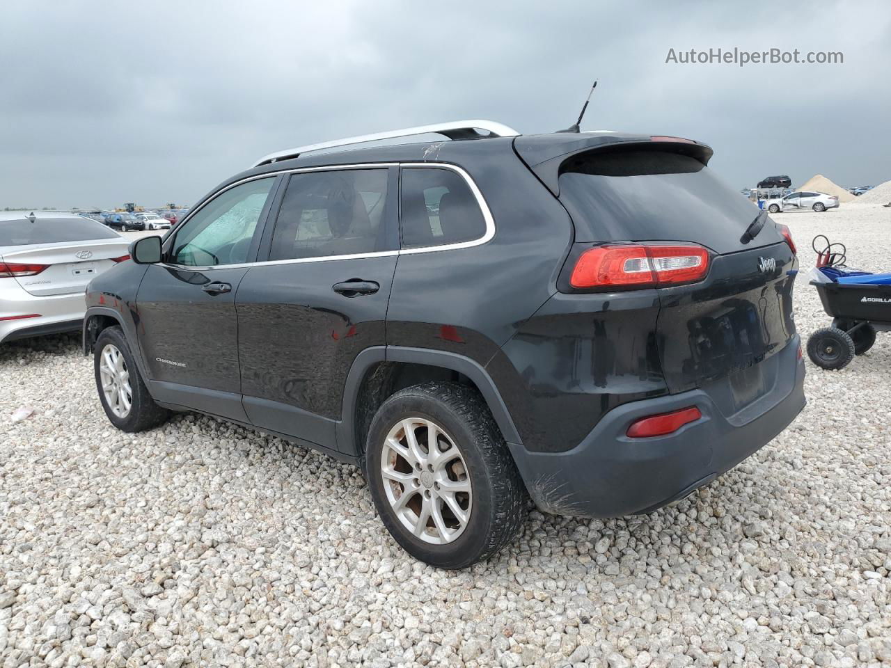 2015 Jeep Cherokee Latitude Черный vin: 1C4PJLCB4FW694188