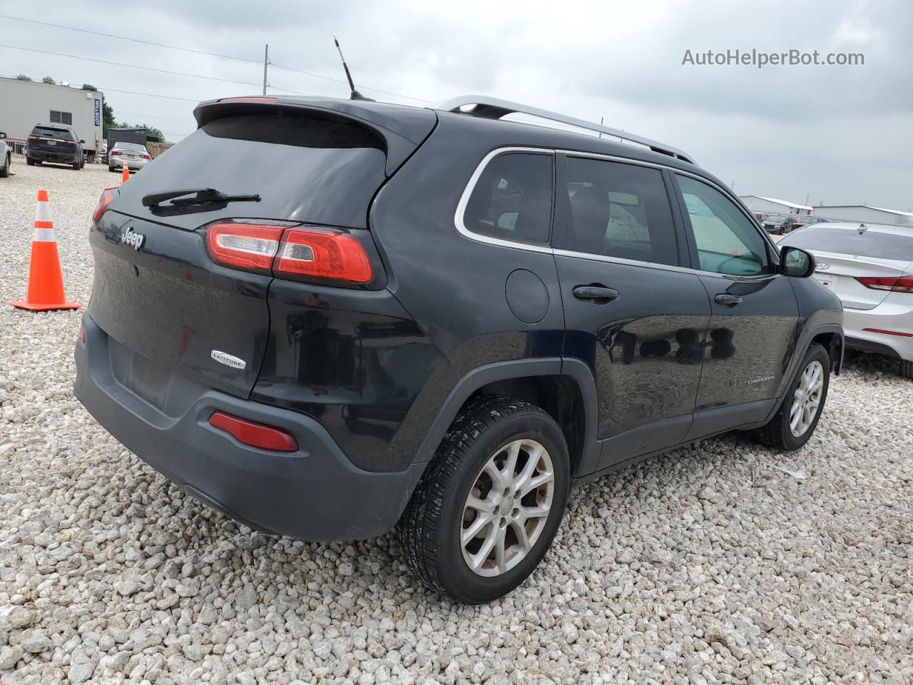 2015 Jeep Cherokee Latitude Черный vin: 1C4PJLCB4FW694188