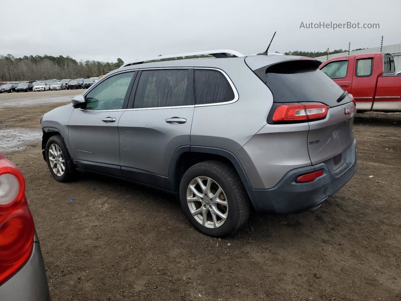 2015 Jeep Cherokee Latitude Серебряный vin: 1C4PJLCB4FW782433