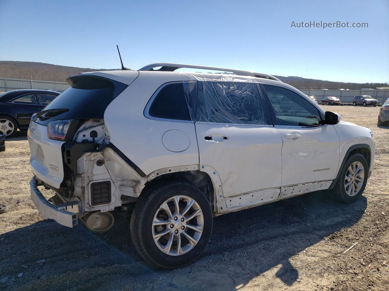 2019 Jeep Cherokee Latitude White vin: 1C4PJLCB4KD153020