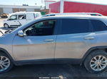 2019 Jeep Cherokee Latitude Fwd Silver vin: 1C4PJLCB4KD247334