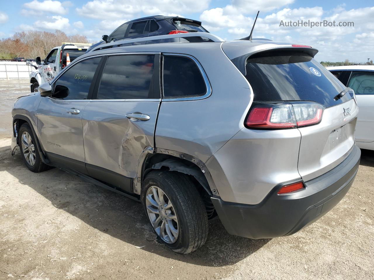 2019 Jeep Cherokee Latitude Серебряный vin: 1C4PJLCB4KD362354