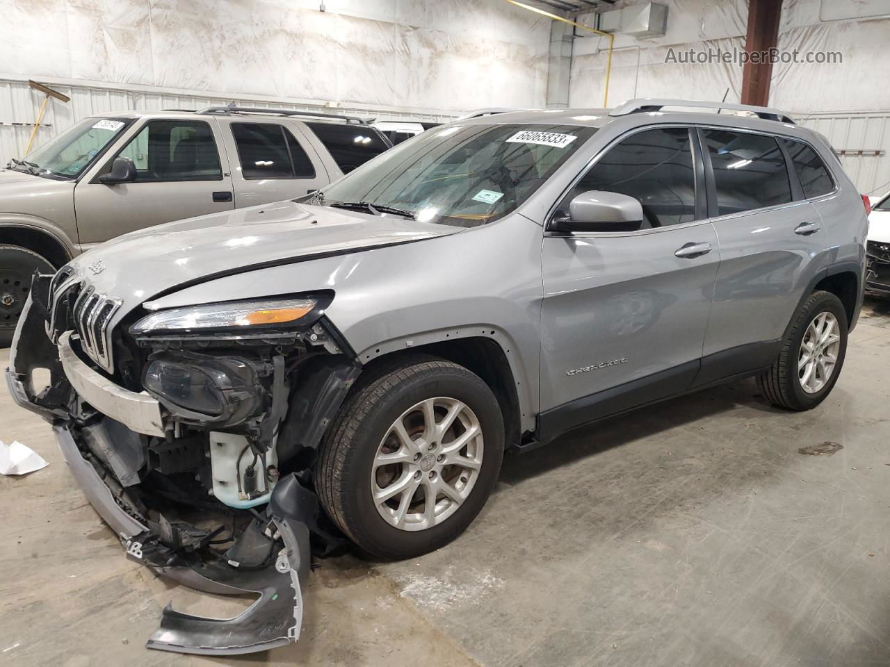 2015 Jeep Cherokee Latitude Silver vin: 1C4PJLCB5FW590258