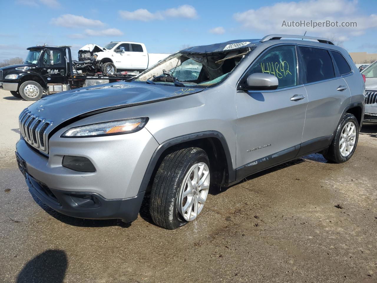 2015 Jeep Cherokee Latitude Silver vin: 1C4PJLCB5FW661023