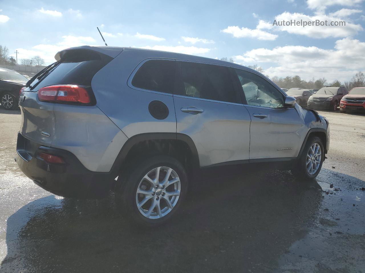 2015 Jeep Cherokee Latitude Silver vin: 1C4PJLCB5FW661023