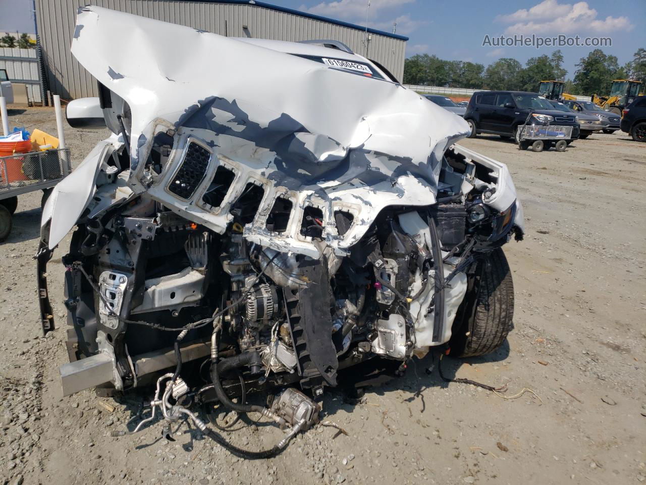 2019 Jeep Cherokee Latitude White vin: 1C4PJLCB5KD160073