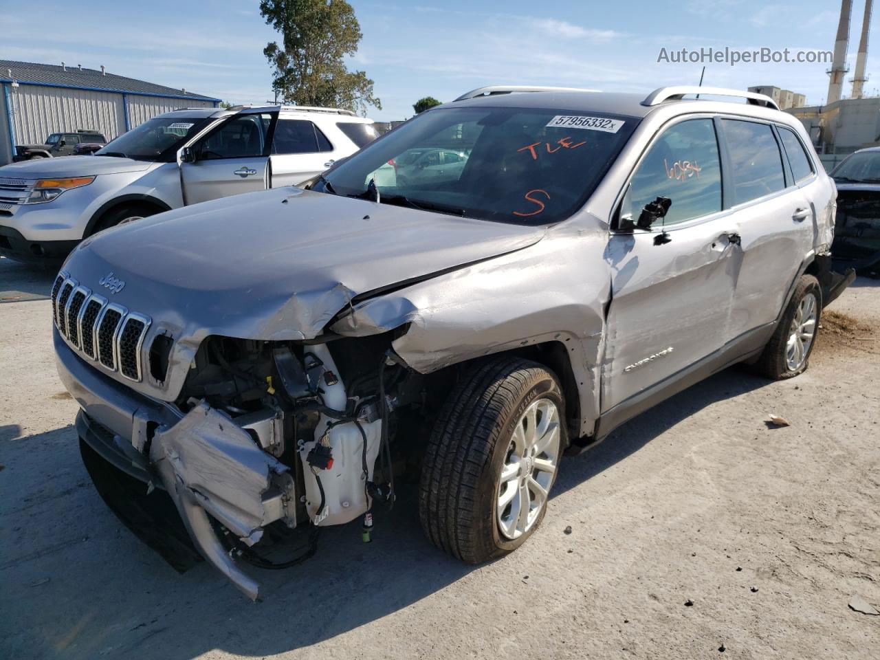 2019 Jeep Cherokee Latitude Gray vin: 1C4PJLCB5KD204797