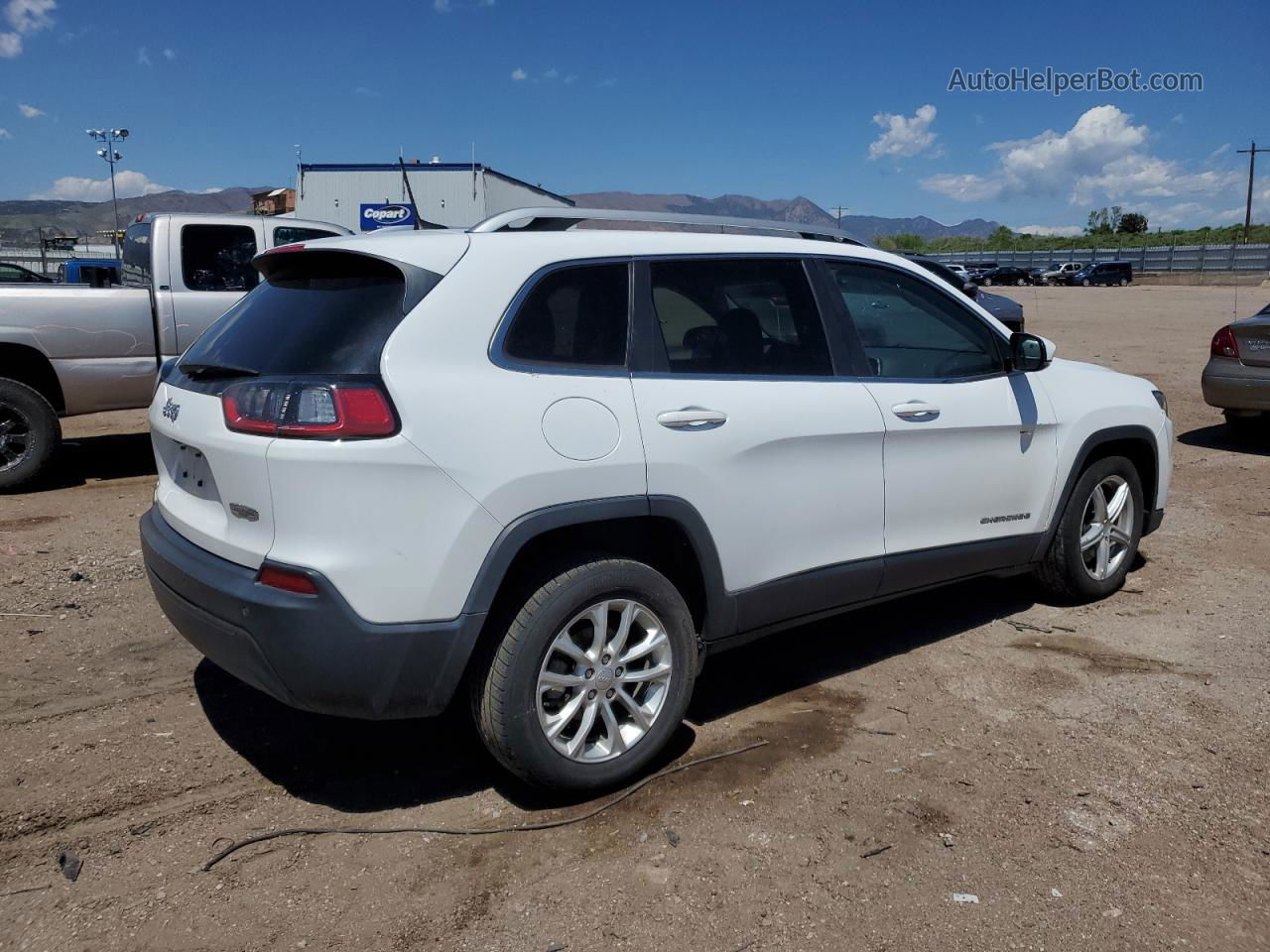 2019 Jeep Cherokee Latitude White vin: 1C4PJLCB5KD370270