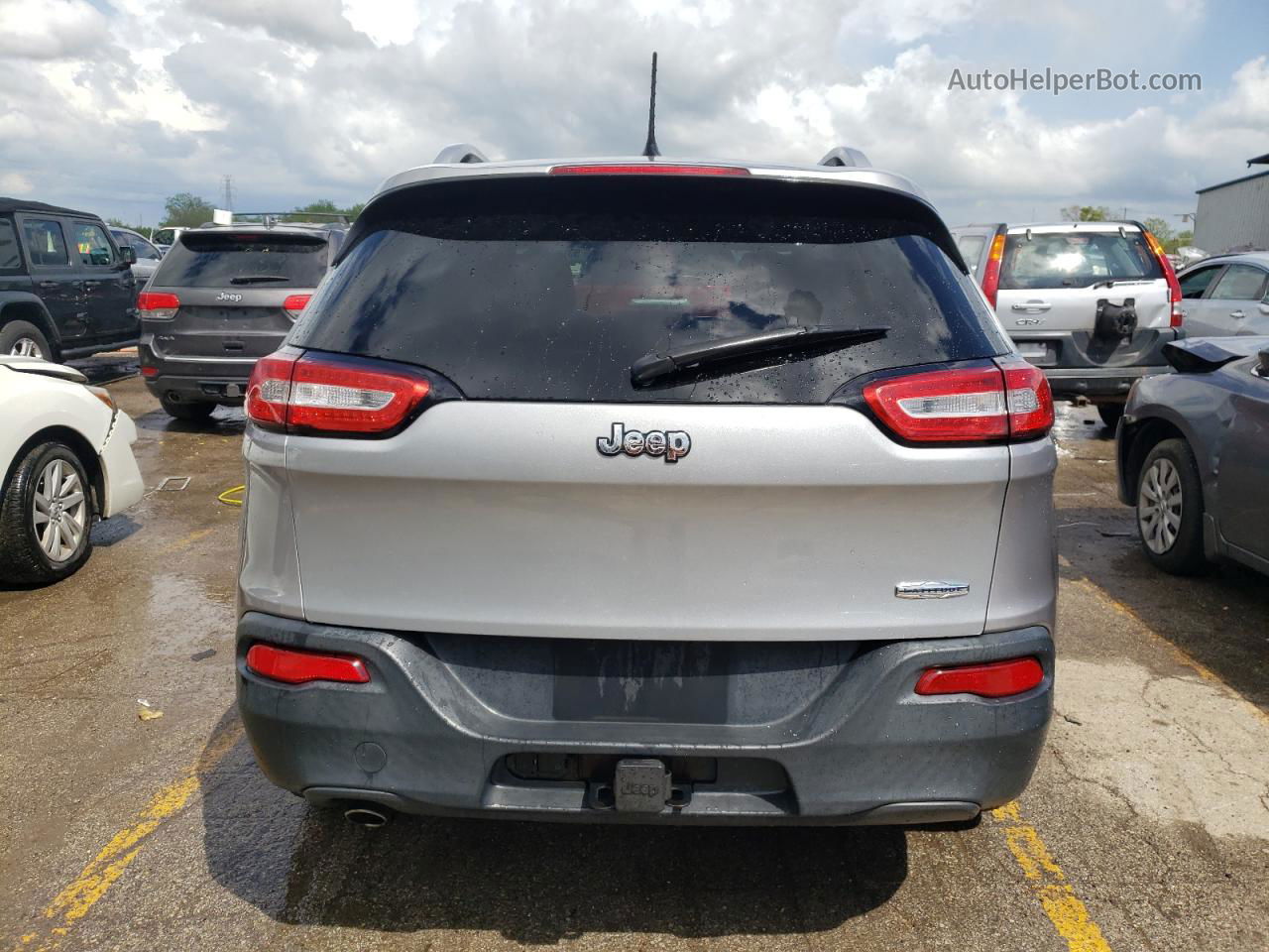 2014 Jeep Cherokee Latitude Silver vin: 1C4PJLCB6EW168742