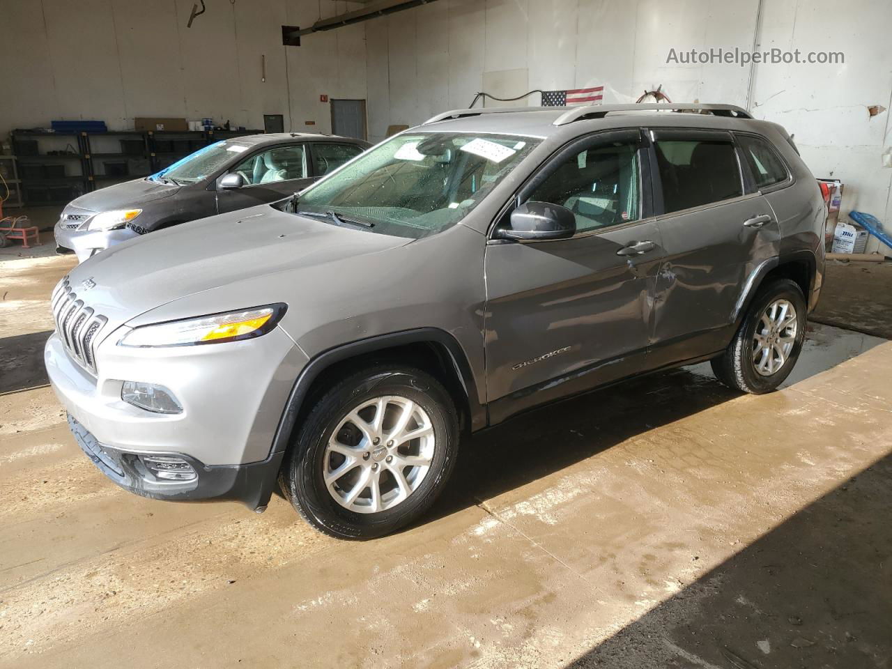 2014 Jeep Cherokee Latitude Gray vin: 1C4PJLCB6EW205739