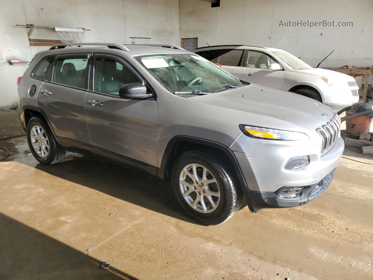 2014 Jeep Cherokee Latitude Gray vin: 1C4PJLCB6EW205739