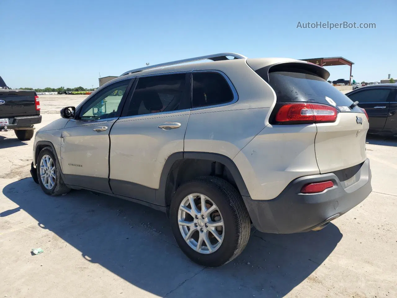 2015 Jeep Cherokee Latitude Beige vin: 1C4PJLCB6FW689509