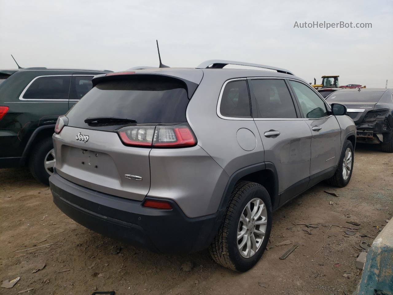 2019 Jeep Cherokee Latitude Silver vin: 1C4PJLCB6KD448118