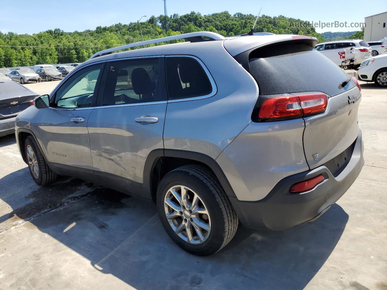 2015 Jeep Cherokee Latitude Silver vin: 1C4PJLCB7FW628556