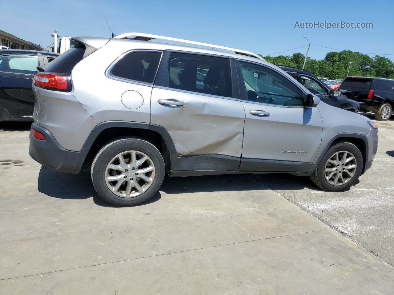 2015 Jeep Cherokee Latitude Silver vin: 1C4PJLCB7FW628556