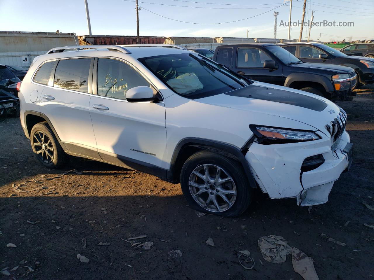 2016 Jeep Cherokee Latitude White vin: 1C4PJLCB7GW257450